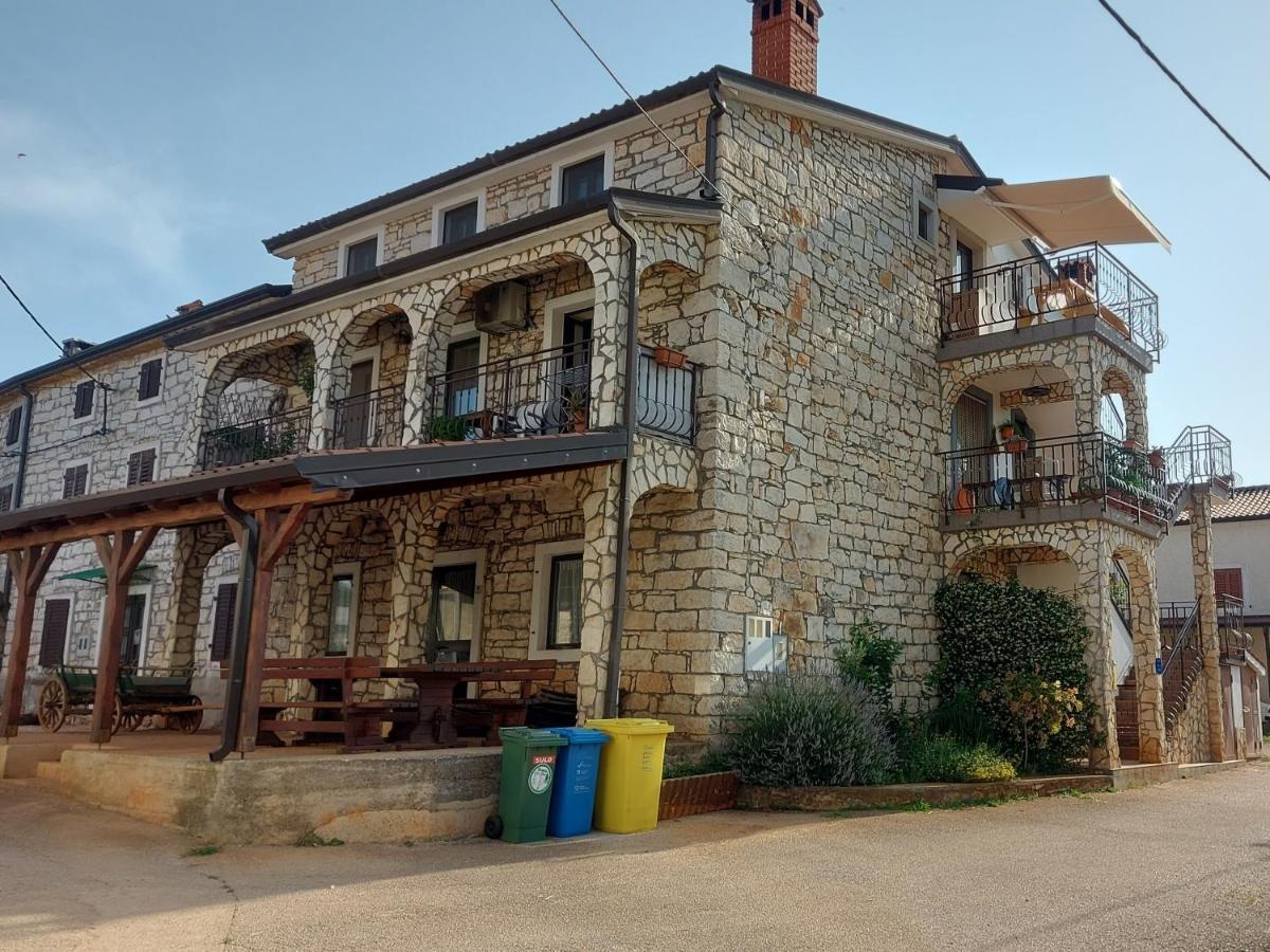 브르토니글라 Ranch Radin B&B 외부 사진