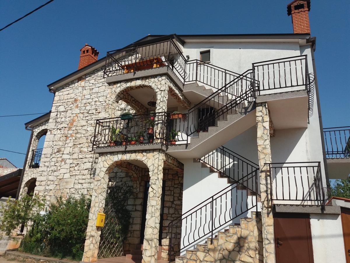 브르토니글라 Ranch Radin B&B 외부 사진